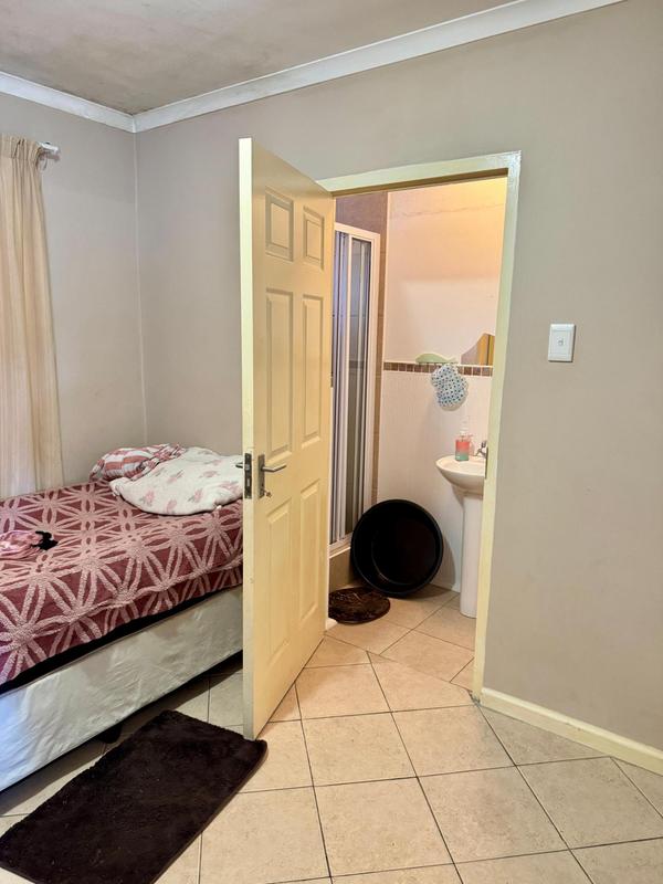To Let 2 Bedroom Property for Rent in Grahamstown Central Eastern Cape